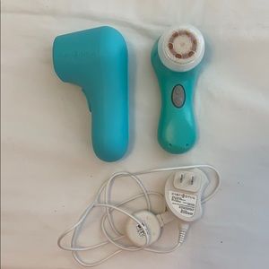 Clarisonic Mia 2 w/ brand new replacement brush